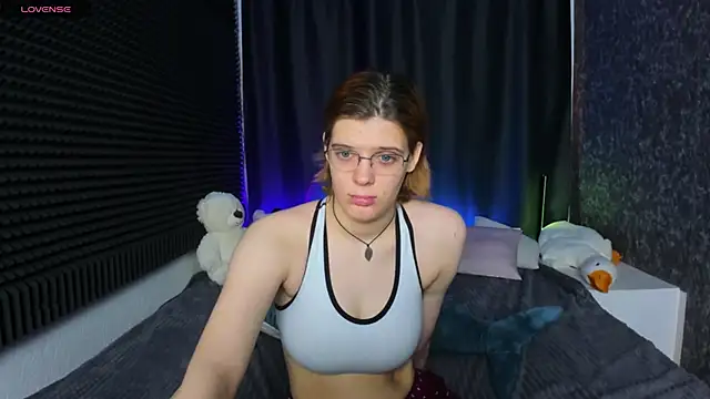 Snapshot of KIKI_Krash chatting on 4, 2, 2025 KIKI Krash online show from 4, 2, 2025