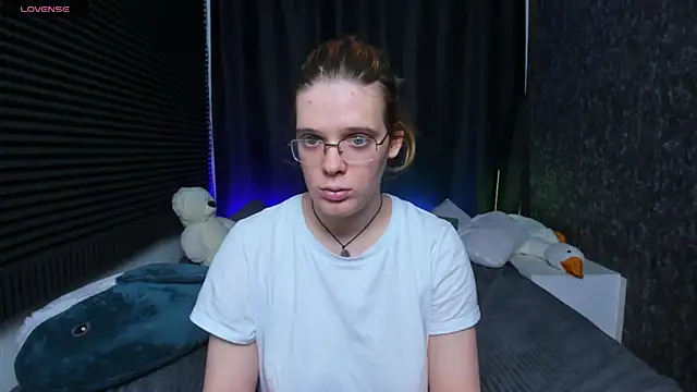 Snapshot of KIKI_Krash chatting on 13, 2, 2025 KIKI Krash online show from 13, 2, 2025