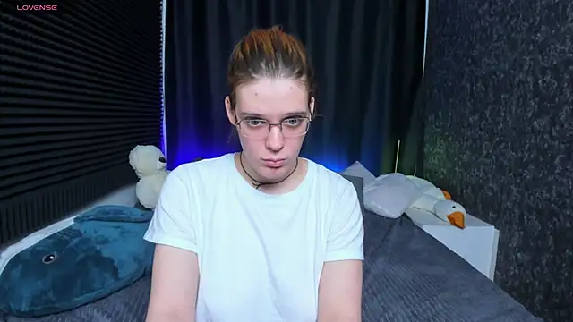 Snapshot of KIKI_Krash chatting on 13, 2, 2025 KIKI Krash online show from 13, 2, 2025