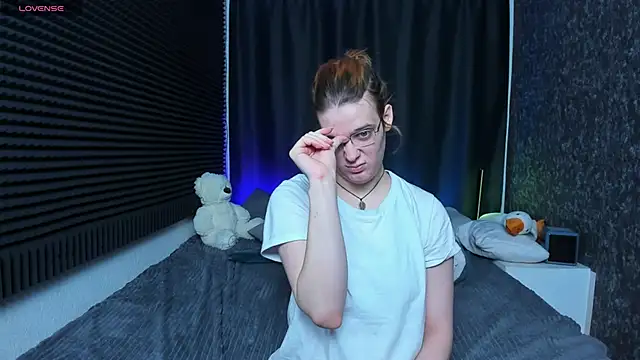 Snapshot of KIKI_Krash chatting on 20, 2, 2025 KIKI Krash online show from 20, 2, 2025