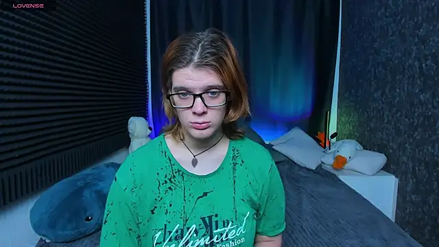 Snapshot of KIKI_Krash chatting on 28, 2, 2025 KIKI Krash online show from 28, 2, 2025