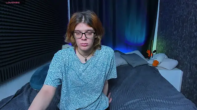 Snapshot of KIKI_Krash chatting on 1, 3, 2025 KIKI Krash online show from 1, 3, 2025