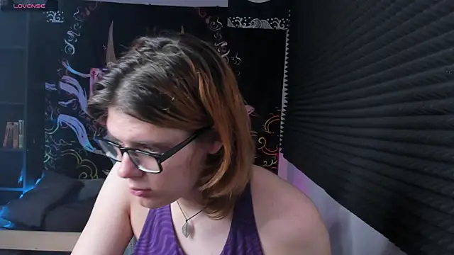 Snapshot of KIKI_Krash chatting on 5, 3, 2025 KIKI Krash online show from 5, 3, 2025