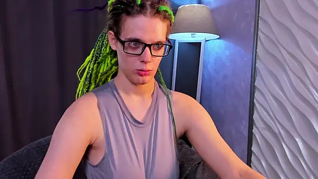 Snapshot of KIKI_Krash chatting on 20, 9, 2025 KIKI Krash online show from 20, 9, 2025