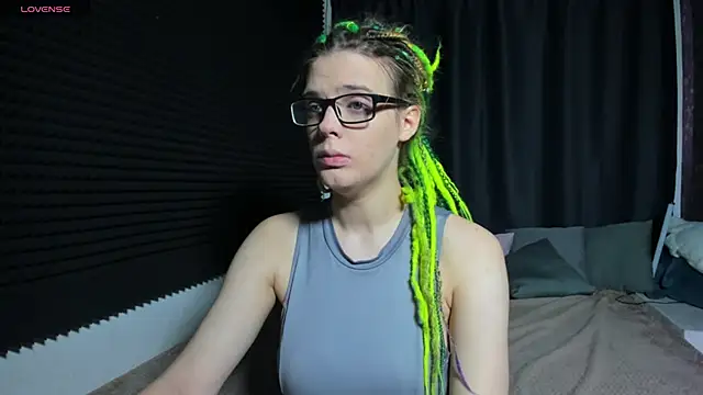 Snapshot of KIKI_Krash chatting on 25, 9, 2025 KIKI Krash online show from 25, 9, 2025