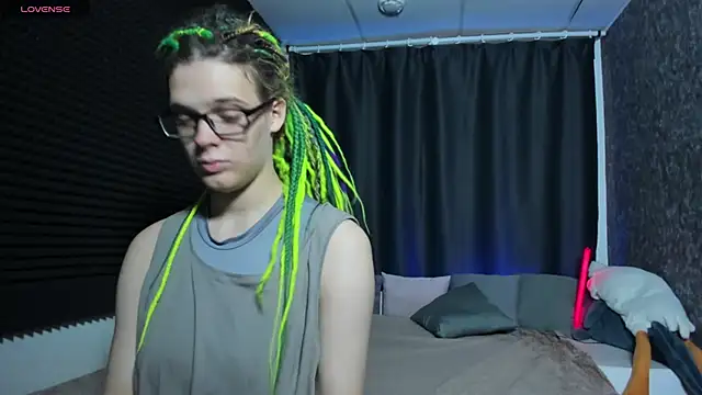 Snapshot of KIKI_Krash chatting on 27, 9, 2025 KIKI Krash online show from 27, 9, 2025