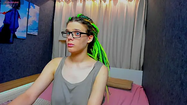 Snapshot of KIKI_Krash chatting on 3, 10, 2025 KIKI Krash online show from 3, 10, 2025