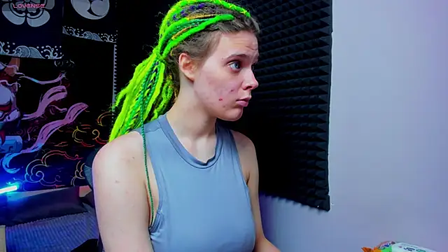 Snapshot of KIKI_Krash chatting on 10, 10, 2025 KIKI Krash online show from 10, 10, 2025