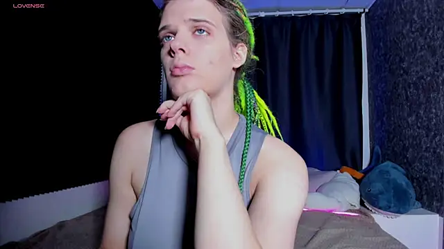 Snapshot of KIKI_Krash chatting on 25, 10, 2025 KIKI Krash online show from 25, 10, 2025