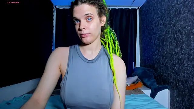 Snapshot of KIKI_Krash chatting on 6, 11, 2025 KIKI Krash online show from 6, 11, 2025