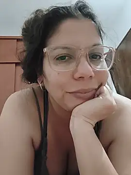 Snapshot of Carliina_Soussa chatting on 13, 7, 2026 Carliina Soussa online show from 13, 7, 2026
