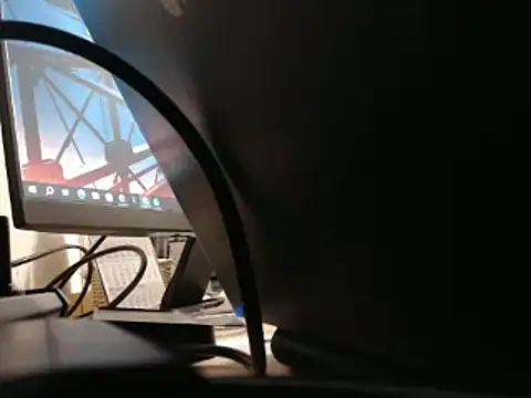 Snapshot of steelwings1976 chatting on 15, 12, 2025 steelwings1976 online show from 15, 12, 2025