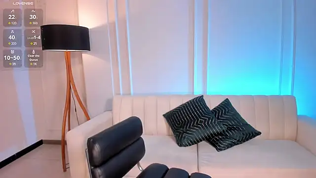 Snapshot of SavannahStorm chatting on 1, 2, 2025 SavannahStorm online show from 1, 2, 2025