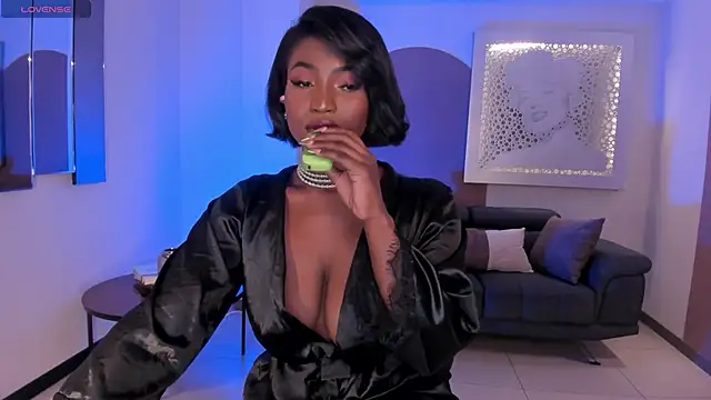 Snapshot of SavannahStorm chatting on 7, 2, 2025 SavannahStorm online show from 7, 2, 2025