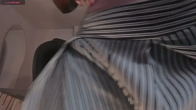 Snapshot of SavannahStorm chatting on 15, 12, 2025 SavannahStorm online show from 15, 12, 2025