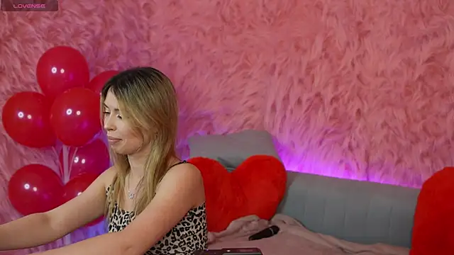 Snapshot of MayaRayy chatting on 19, 2, 2026 MayaRayy online show from 19, 2, 2026