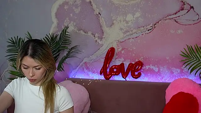 Snapshot of MayaRayy chatting on 23, 2, 2026 MayaRayy online show from 23, 2, 2026