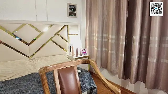 carolineamber  online show from 25, 9, 2025