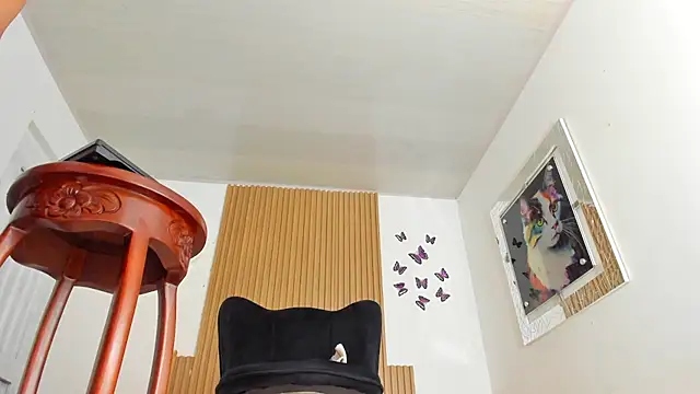 nathaly sara  online show from 24, 10, 2025