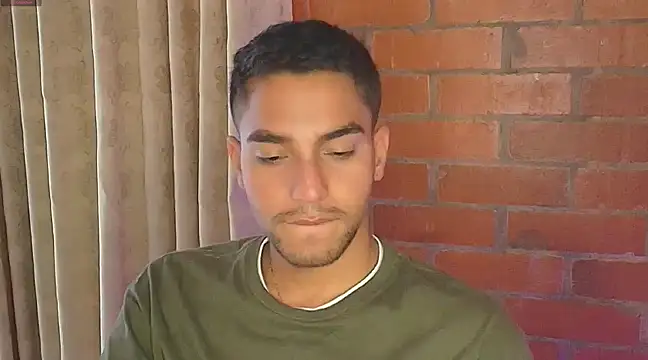 Snapshot of Leandro_valenzuela chatting on 4, 2, 2025 Leandro valenzuela online show from 4, 2, 2025