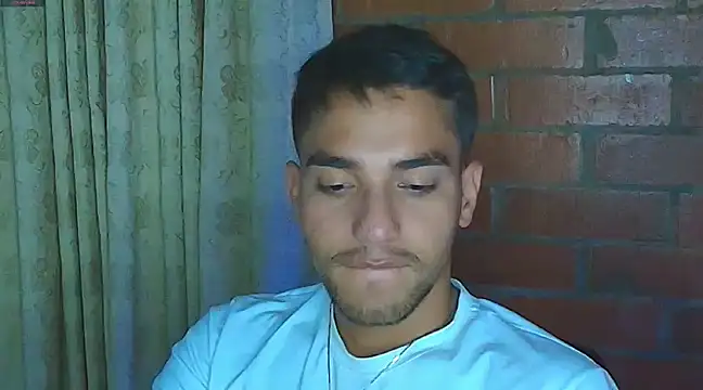 Snapshot of Leandro_valenzuela chatting on 5, 2, 2025 Leandro valenzuela online show from 5, 2, 2025