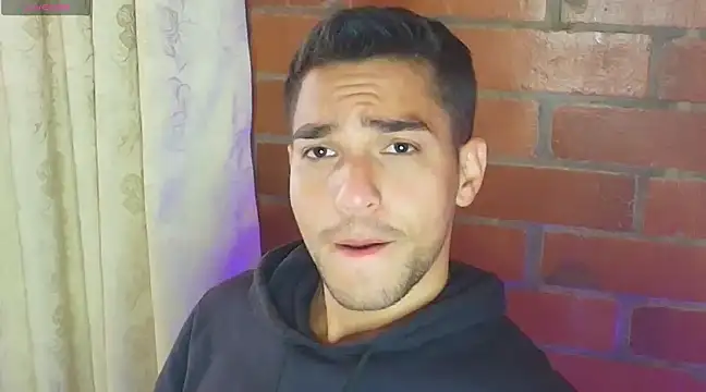Snapshot of Leandro_valenzuela chatting on 14, 2, 2025 Leandro valenzuela online show from 14, 2, 2025