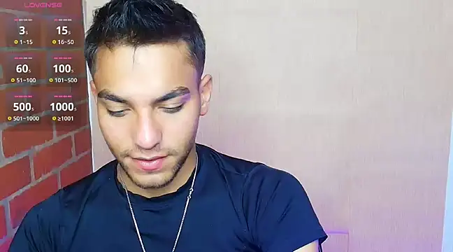 Snapshot of Leandro_valenzuela chatting on 25, 2, 2025 Leandro valenzuela online show from 25, 2, 2025