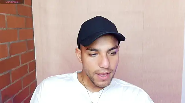 Snapshot of Leandro_valenzuela chatting on 26, 2, 2025 Leandro valenzuela online show from 26, 2, 2025