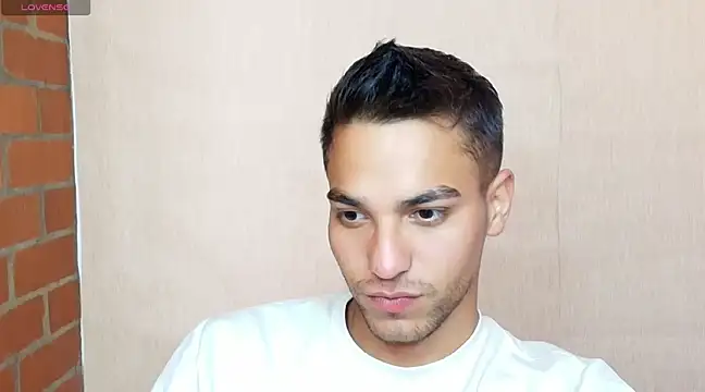 Snapshot of Leandro_valenzuela chatting on 27, 2, 2025 Leandro valenzuela online show from 27, 2, 2025