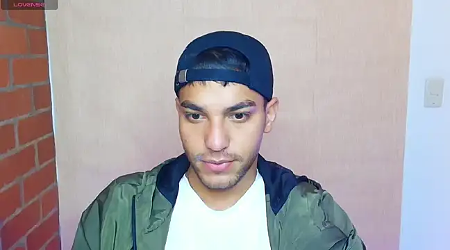 Snapshot of Leandro_valenzuela chatting on 3, 3, 2025 Leandro valenzuela online show from 3, 3, 2025