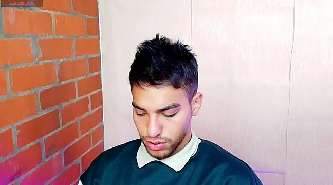 Snapshot of Leandro_valenzuela chatting on 6, 3, 2025 Leandro valenzuela online show from 6, 3, 2025