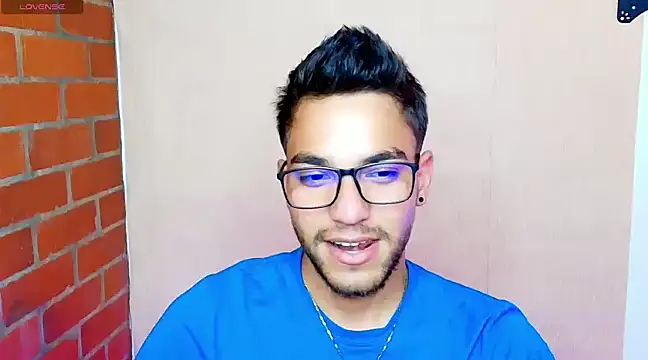 Snapshot of Leandro_valenzuela chatting on 12, 3, 2025 Leandro valenzuela online show from 12, 3, 2025
