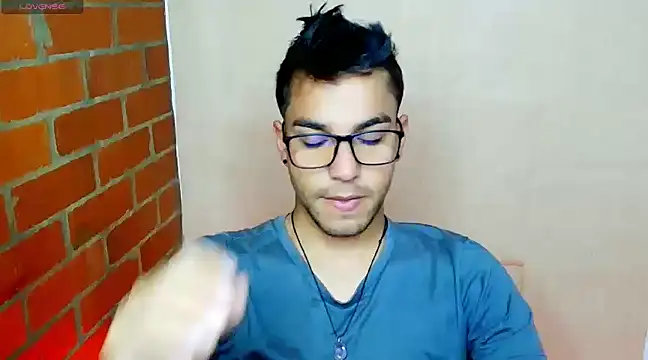 Snapshot of Leandro_valenzuela chatting on 13, 3, 2025 Leandro valenzuela online show from 13, 3, 2025