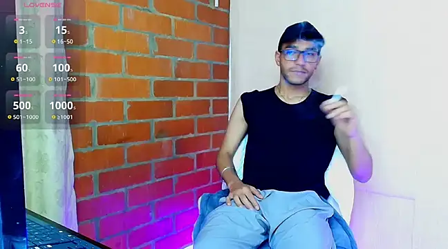 Snapshot of Leandro_valenzuela chatting on 19, 3, 2025 Leandro valenzuela online show from 19, 3, 2025