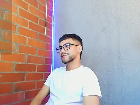 Snapshot of Leandro_valenzuela chatting on 11, 9, 2025 Leandro valenzuela online show from 11, 9, 2025