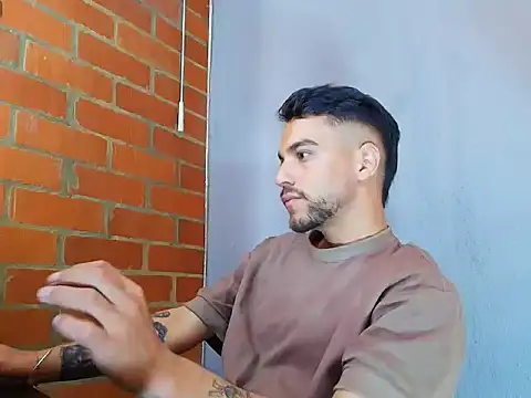 Snapshot of Leandro_valenzuela chatting on 10, 10, 2025 Leandro valenzuela online show from 10, 10, 2025