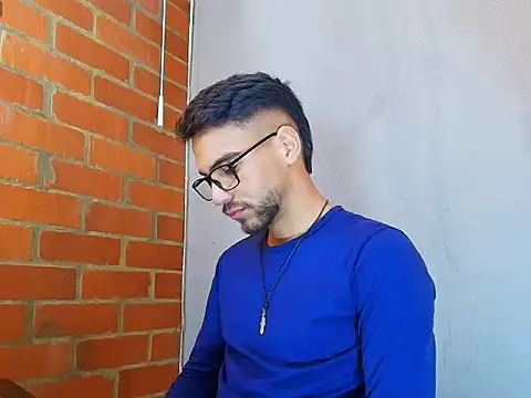 Snapshot of Leandro_valenzuela chatting on 11, 10, 2025 Leandro valenzuela online show from 11, 10, 2025