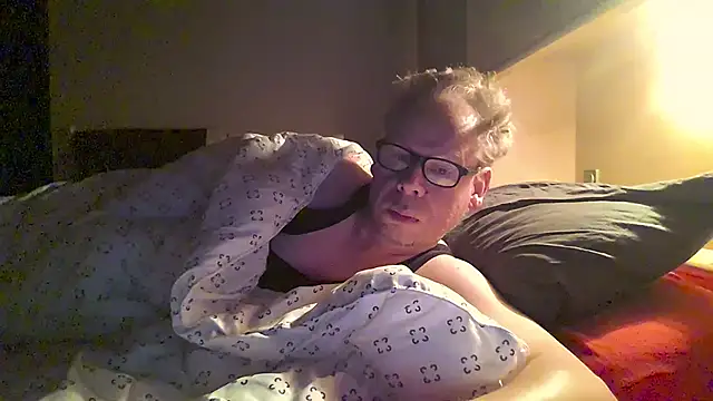 Snapshot of kinkyslet8 chatting on 29, 9, 2025 kinkyslet8 online show from 29, 9, 2025