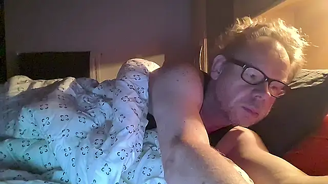 Snapshot of kinkyslet8 chatting on 9, 10, 2025 kinkyslet8 online show from 9, 10, 2025