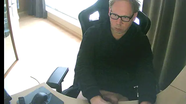 Snapshot of kinkyslet8 chatting on 15, 10, 2025 kinkyslet8 online show from 15, 10, 2025