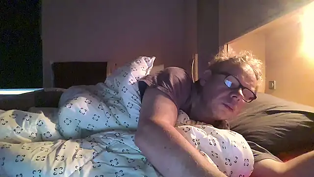 Snapshot of kinkyslet8 chatting on 19, 10, 2025 kinkyslet8 online show from 19, 10, 2025