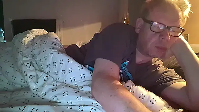 Snapshot of kinkyslet8 chatting on 27, 10, 2025 kinkyslet8 online show from 27, 10, 2025