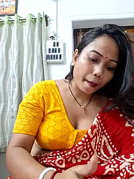 Snapshot of DREAM_GIRL-30 chatting on 4, 3, 2025 DREAM GIRL-30 online show from 4, 3, 2025