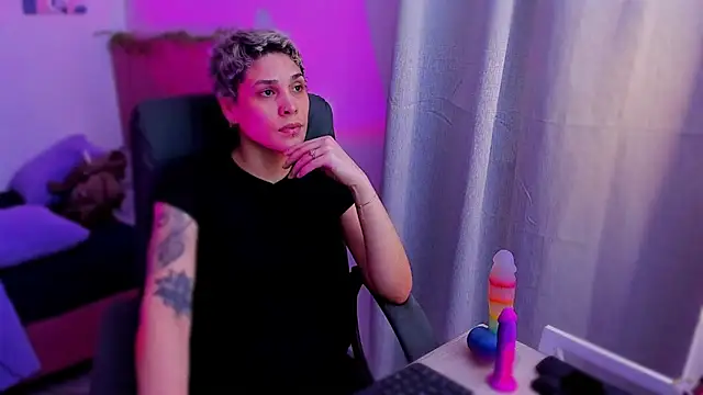 Charlee pink online show from 29, 11, 2025