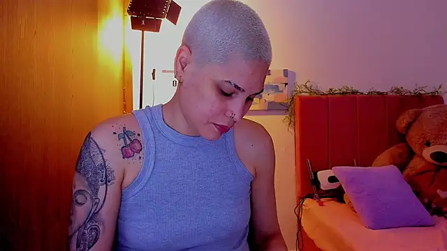 Charlee pink online show from 26, 3, 2026