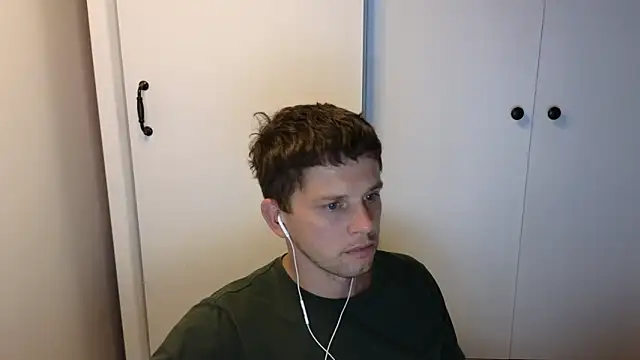 Snapshot of BigL0ve chatting on 17, 9, 2025 BigL0ve online show from 17, 9, 2025