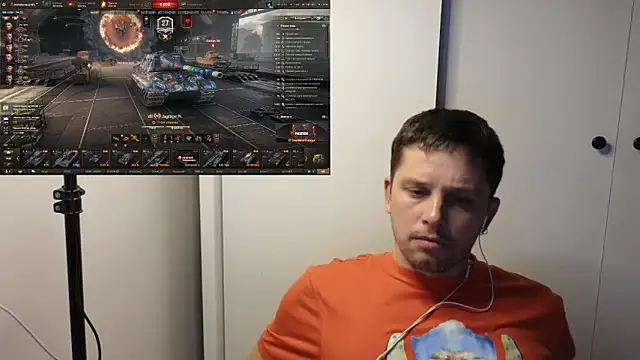 Snapshot of BigL0ve chatting on 28, 10, 2025 BigL0ve online show from 28, 10, 2025