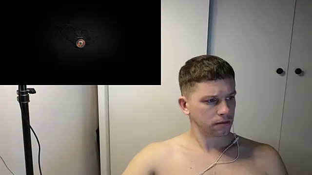 Snapshot of BigL0ve chatting on 4, 12, 2025 BigL0ve online show from 4, 12, 2025