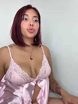 Snapshot of LucyMartelli chatting on 19, 2, 2025 LucyMartelli online show from 19, 2, 2025