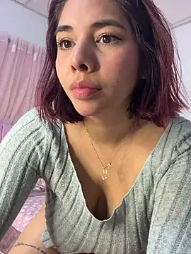 Snapshot of LucyMartelli chatting on 12, 9, 2025 LucyMartelli online show from 12, 9, 2025